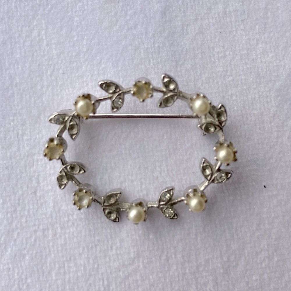 Pearl & Peridot Pin